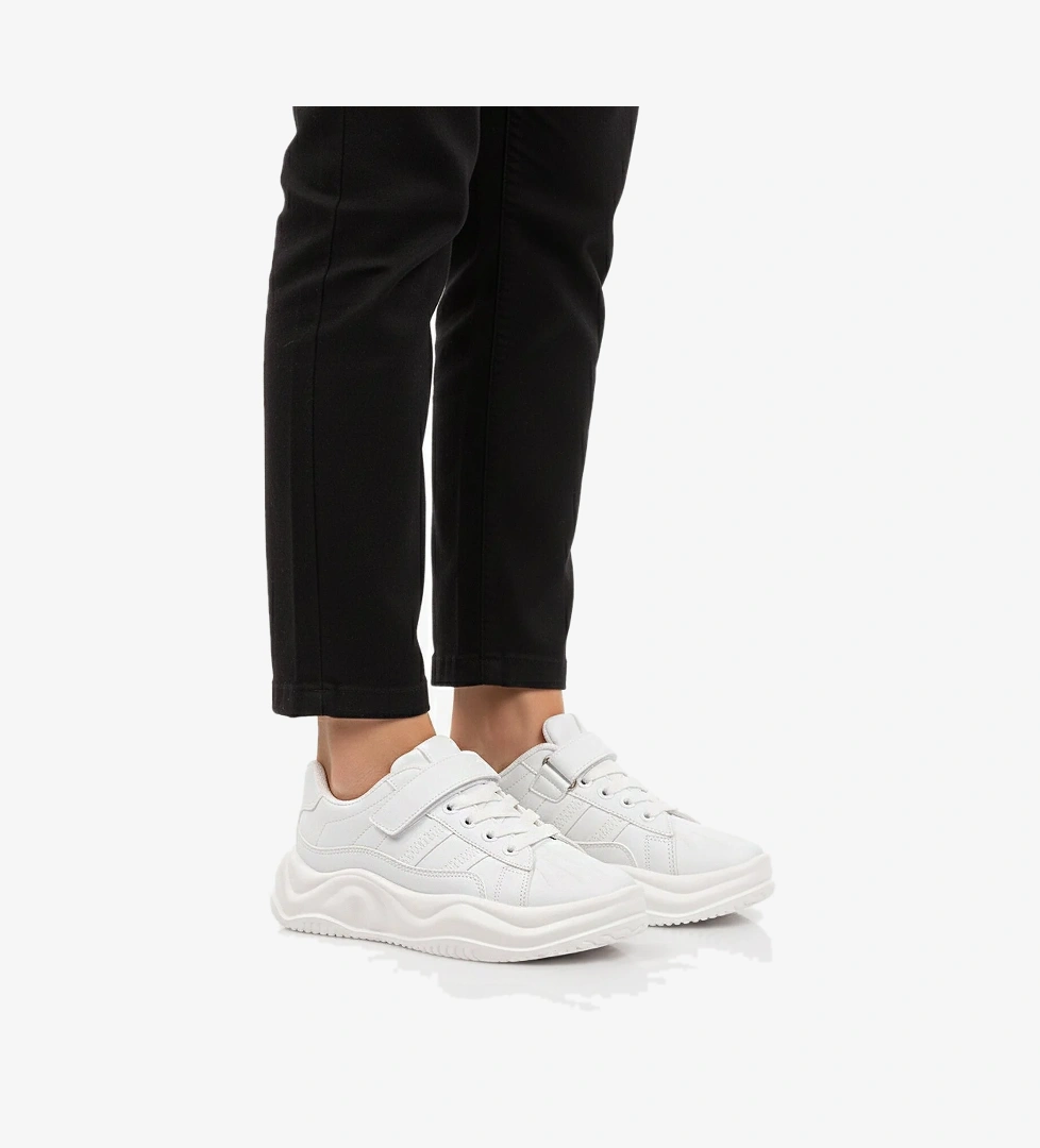 Pepino Siyah Beyaz Cırtlı Erkek Çocuk Spor Ayakkabı model görseli