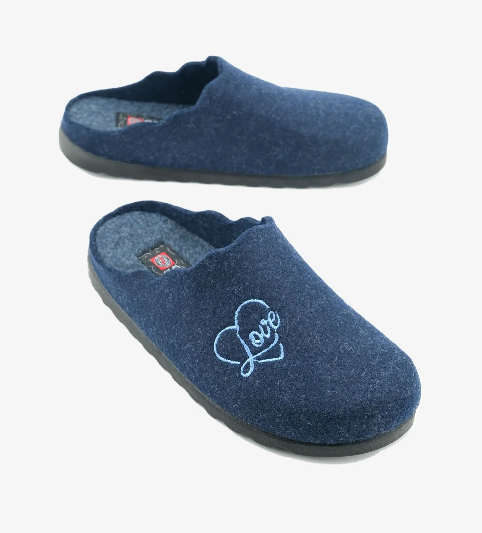 Kadın Kışlık Nakışlı Kalpli Tasarım Rahat Taban Ev Bahçe Terlik - Görsel 1