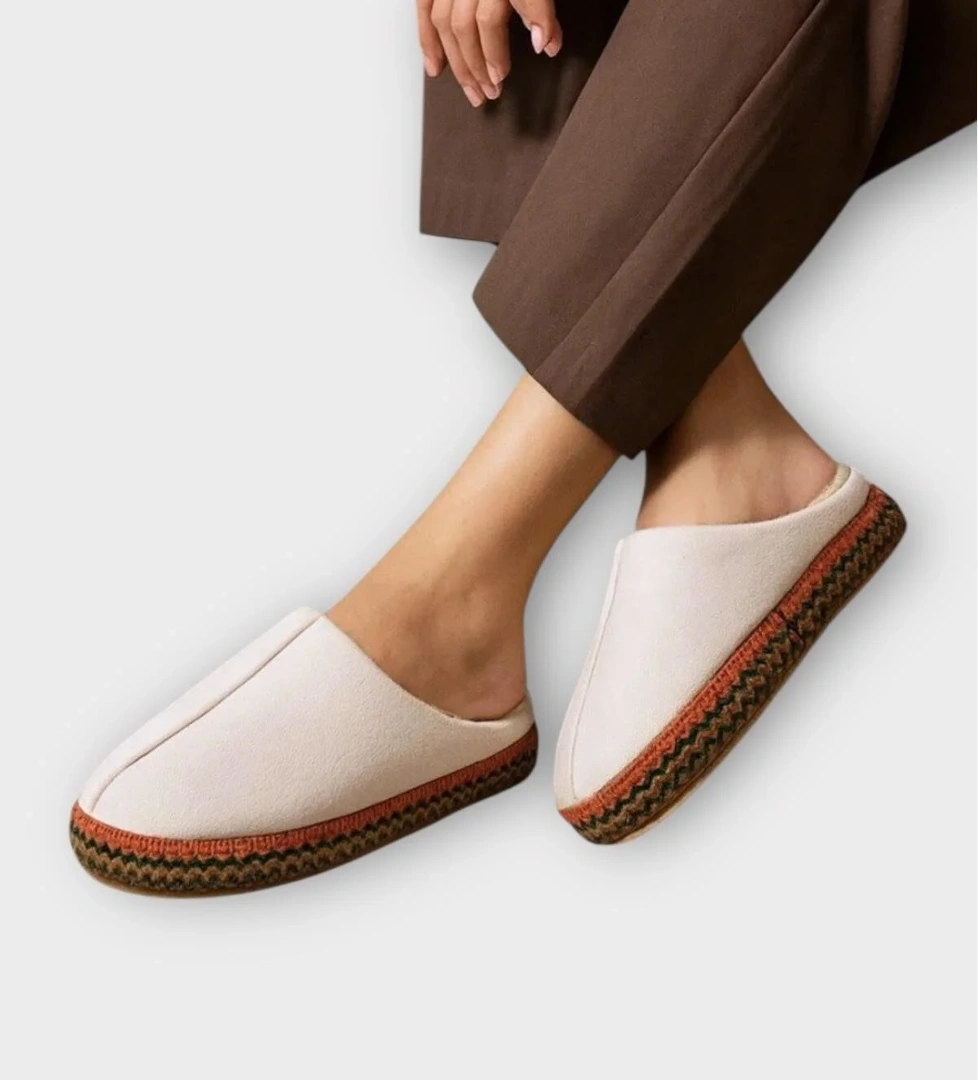 Liger Nakışlı İçi Tüylü Yüksek Tabanlı Çeyiz Bohça Kadın Ev Terliği model görseli