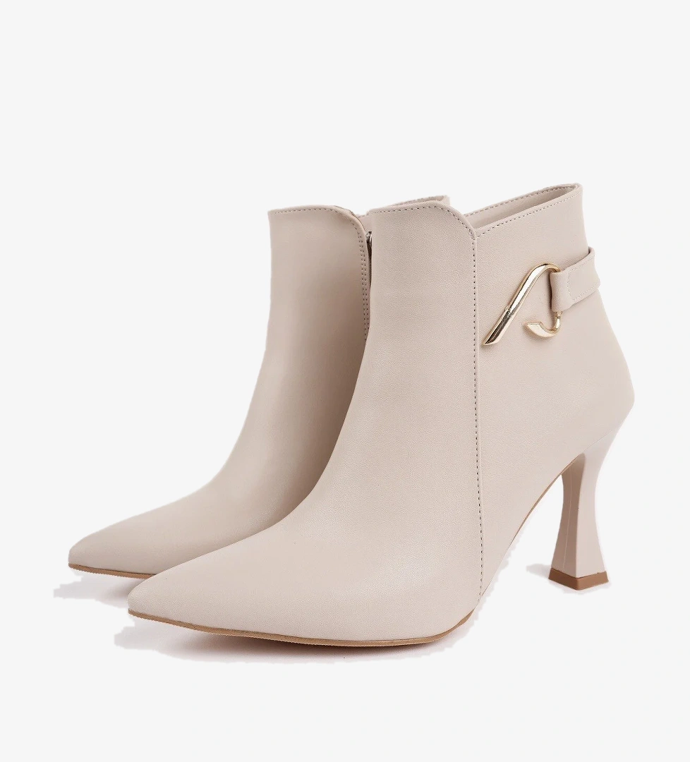 Muggo VİVENTE Sivri Burun Toka Detaylı Fermuarlı İnce Topuklu Kadın Bot model görseli