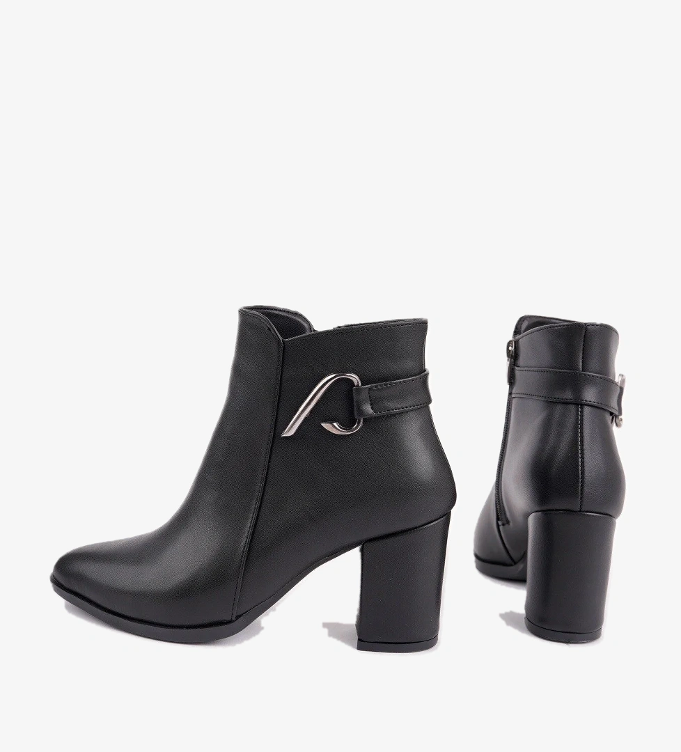 FORTİS Sivri Burun Toka Detaylı Fermuarlı Kalın Topuklu Kadın Bot