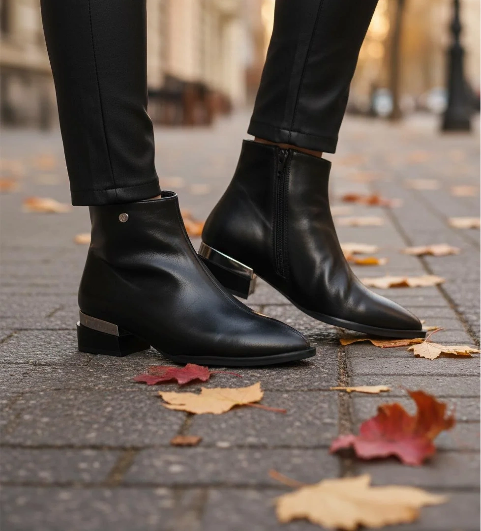 Pierre Cardin PC-54991 Z Siyah Parlak Kadın Bot model görseli