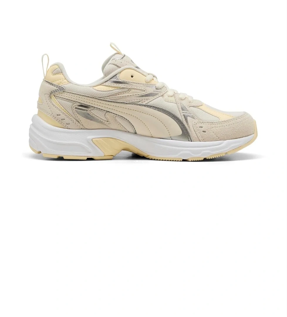 Puma Milenio Tech Suede Sneaker model görseli