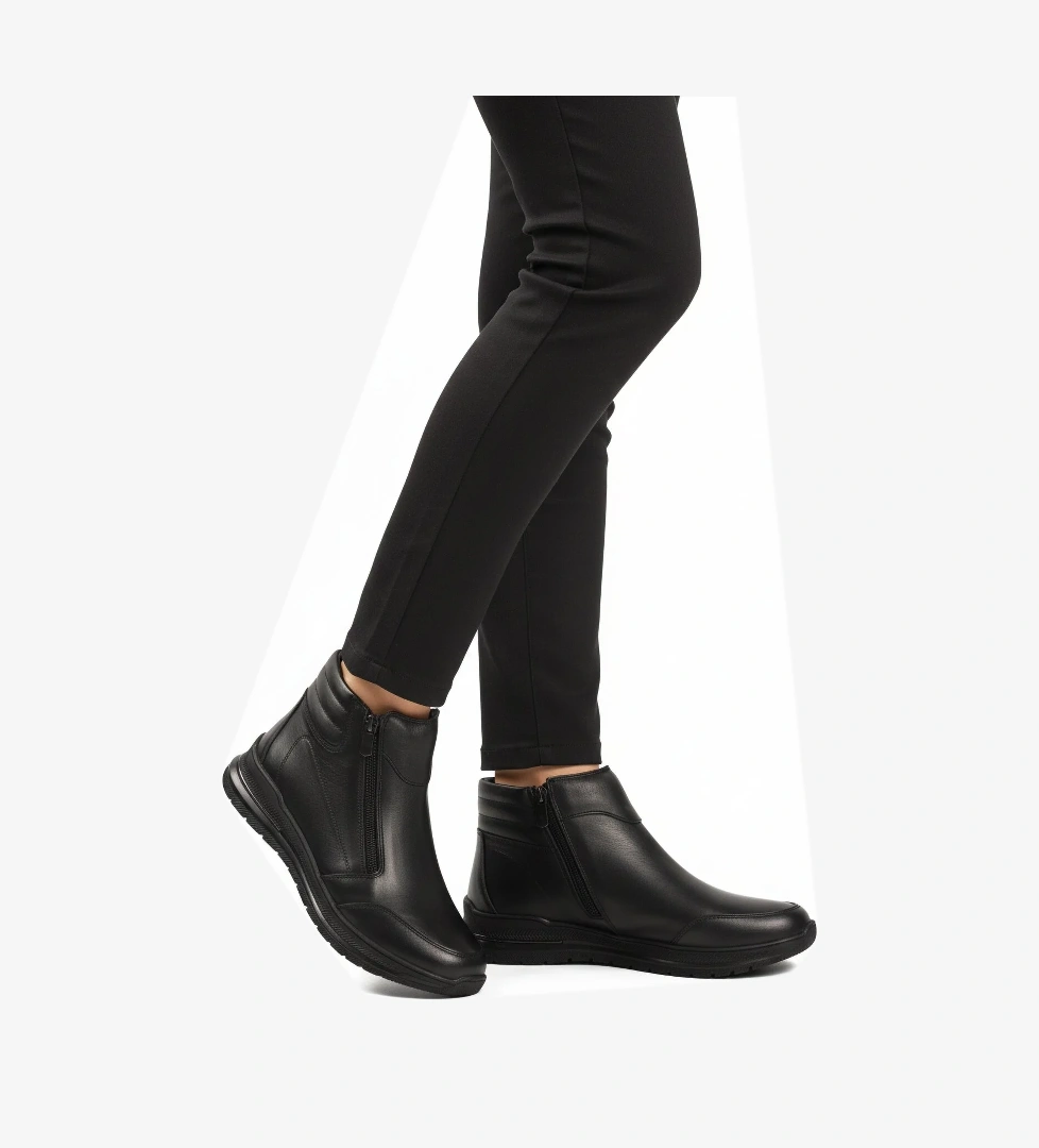 Aspor Siyah Hakiki Deri Fermuarlı Kadın Düz Bot