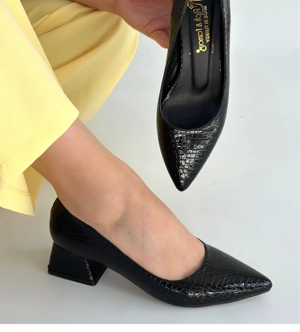 Siyah Rugan Kadın Topuklu Ayakkabı