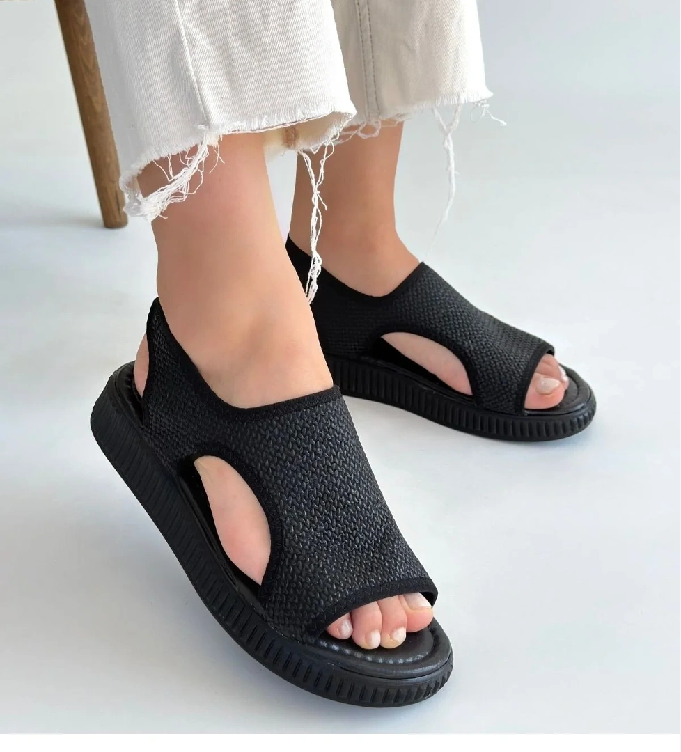 Siyah Hasır Kadın Düz Sandalet