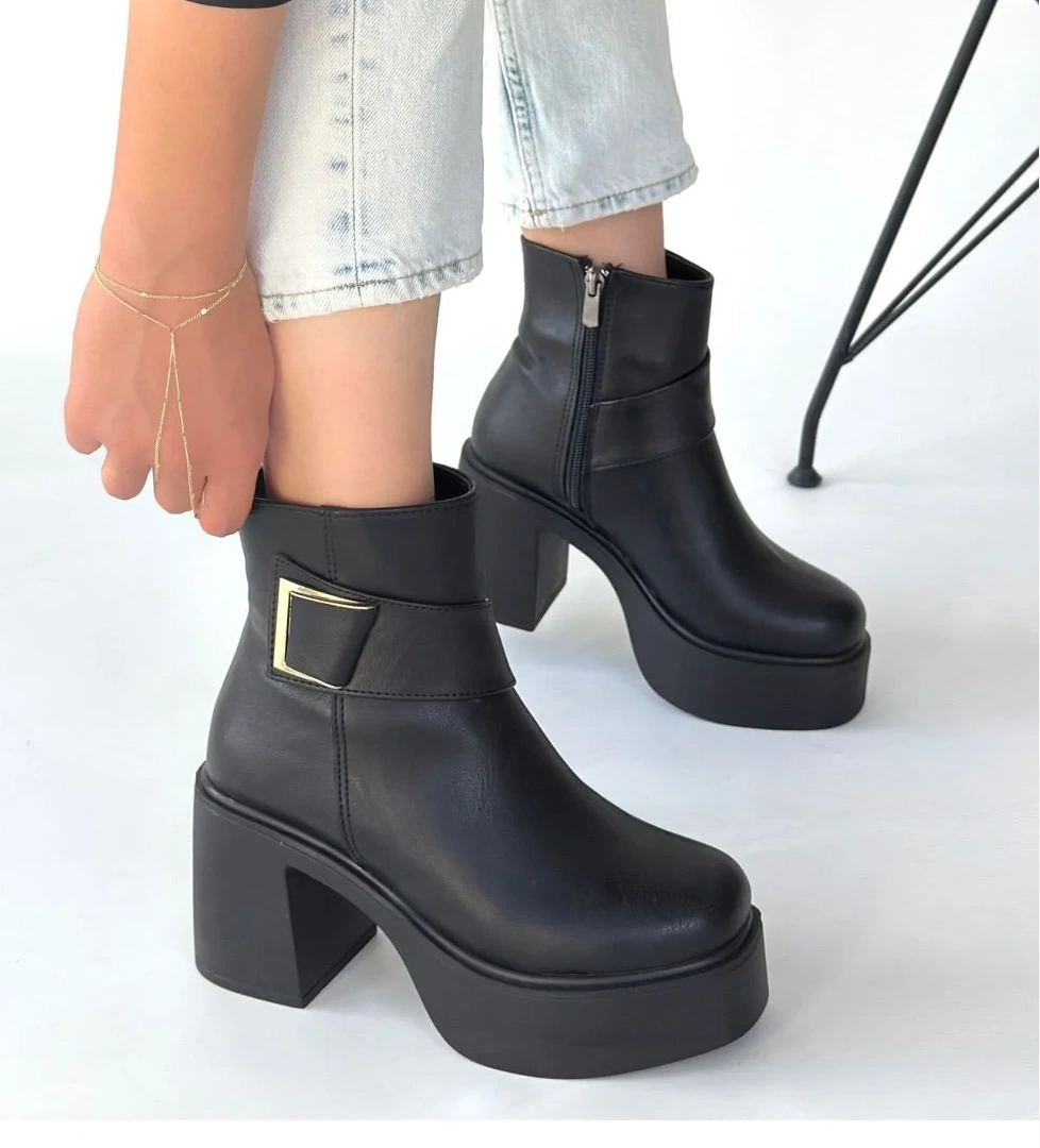 Pabucmarketi Siyah Fermuarlı Kadın Topuklu Bot model görseli