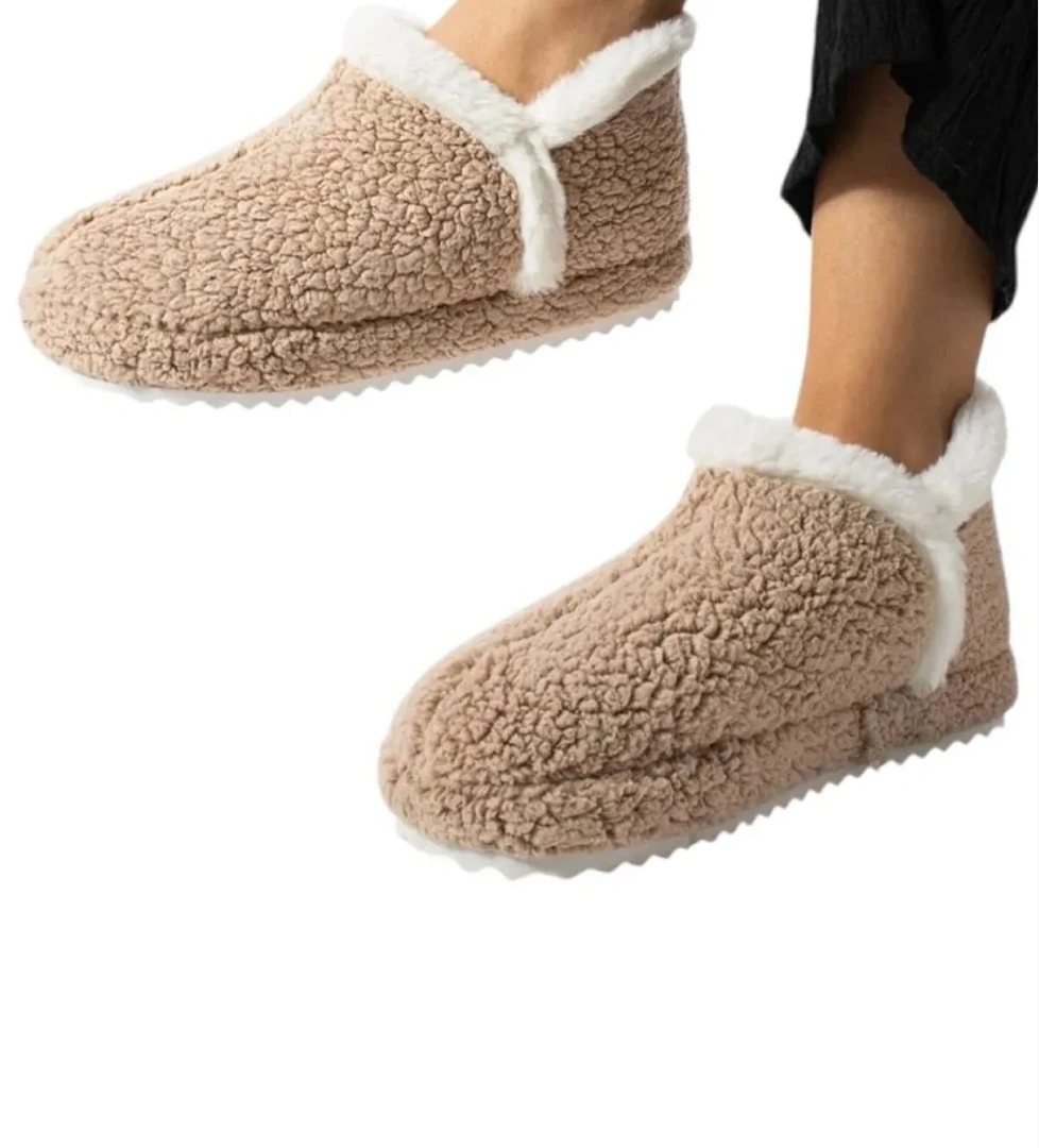 Kadın İçi Tüylü Yumuşak Rahat Kaydırmaz Panduf Ev Ayakkabısı Unisex 1021-124-0003