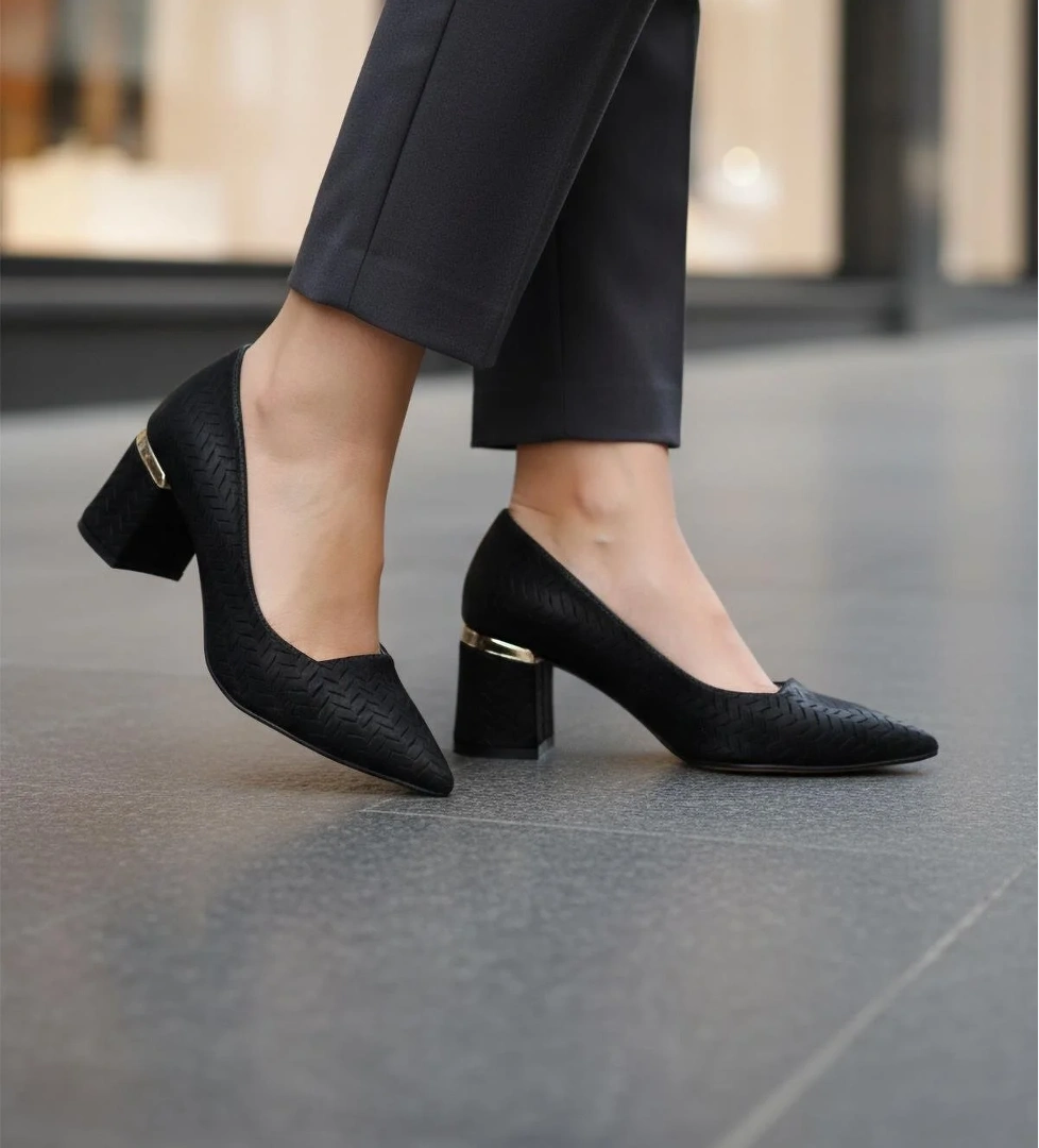 Ayakmod Siyah Hafif Kadın Topuklu Ayakkabı 619004 Z model görseli