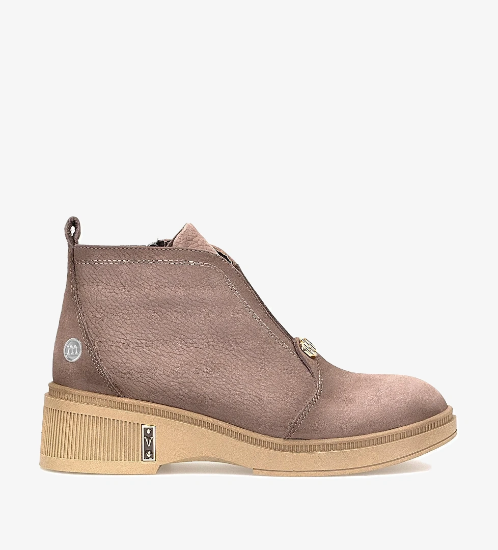 Mammamia D25KB-8085 Kadın Hakiki Nubuk Deri Düz Bot Vizon model görseli