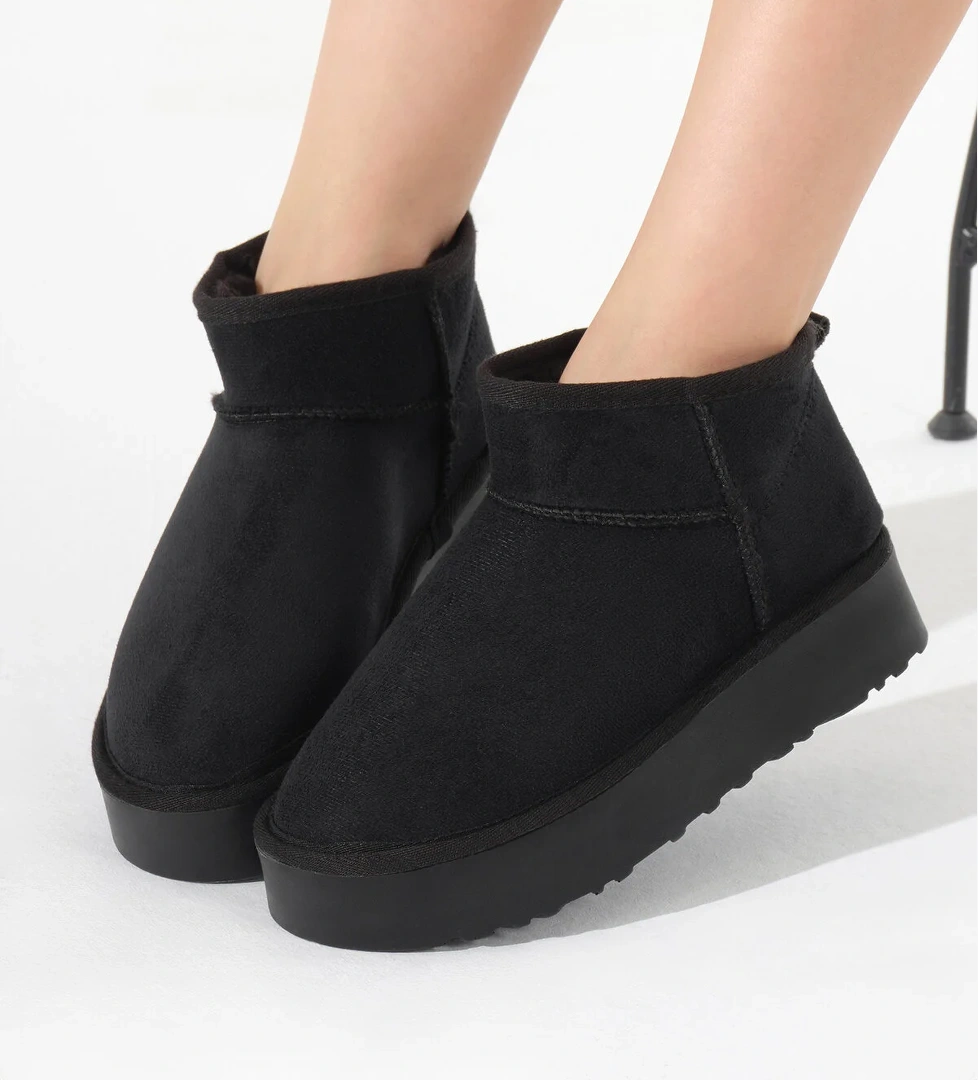 Kadın Siyah Kalın Poli Taban İçi Kürklü Süet Görünümlü Bot