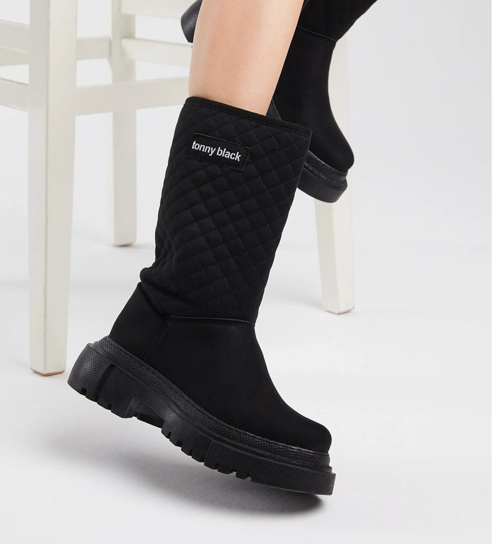 Kadın Siyah Kapitone Desenli Rahat Kalıp Uzun Bot