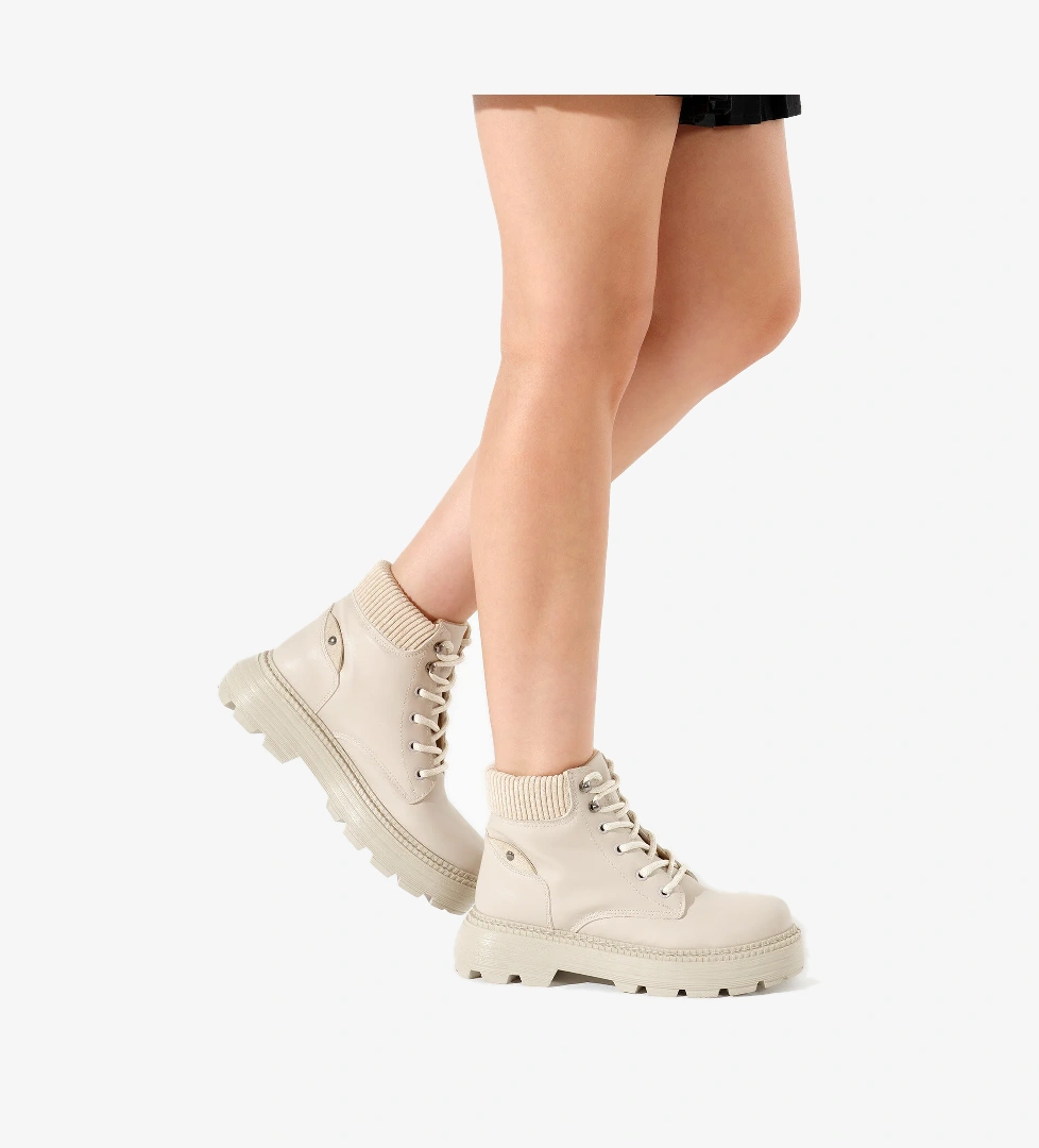 Kadın Bej Cilt Kalın Poli Taban Bileği Lastikli Bağcıklı Bot