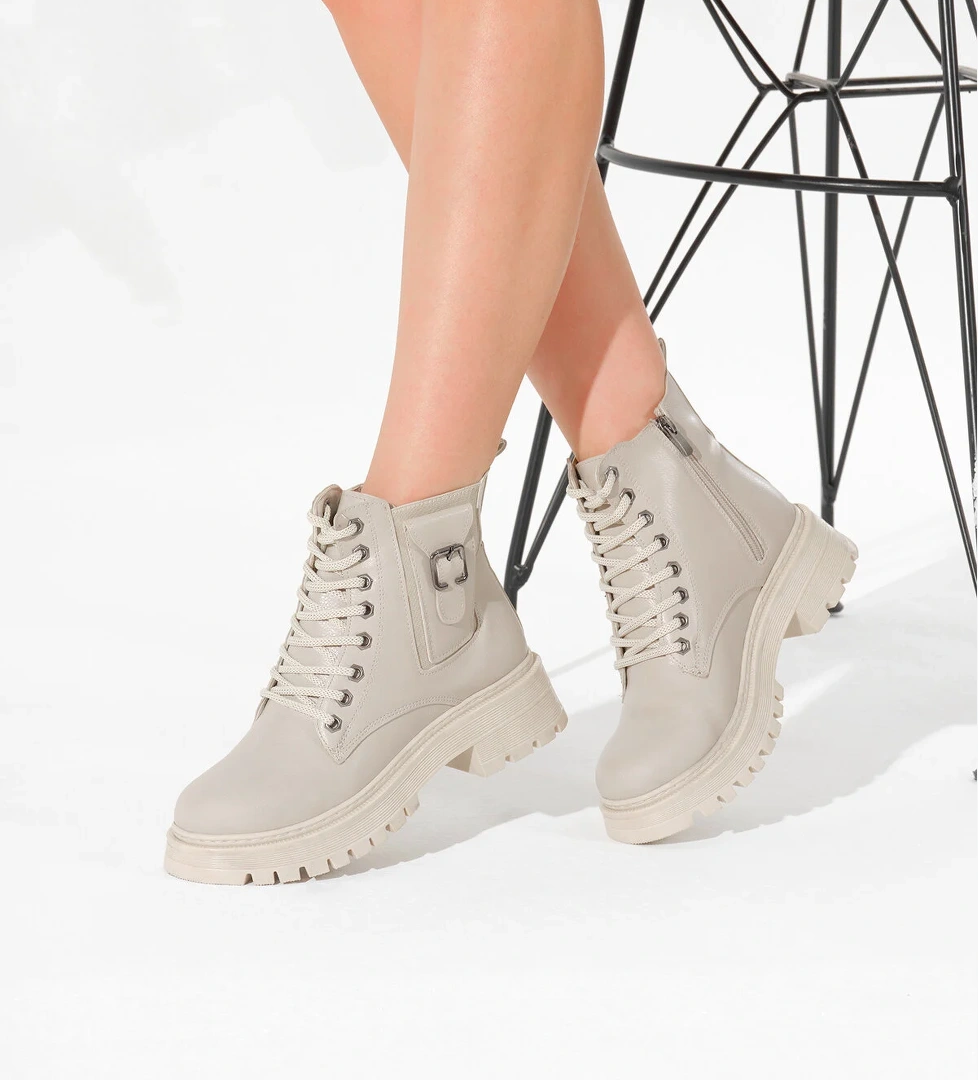 Tonny Black Kadın Bej Siyah Kalın Termo Taban Tokalı Bağcıklı Ve Fermuarlı Bot model görseli