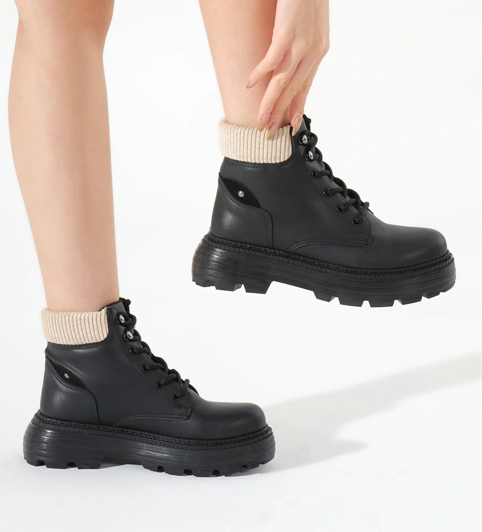 Kadın Siyah Cilt Kalın Poli Taban Bileği Lastikli Bağcıklı Bot