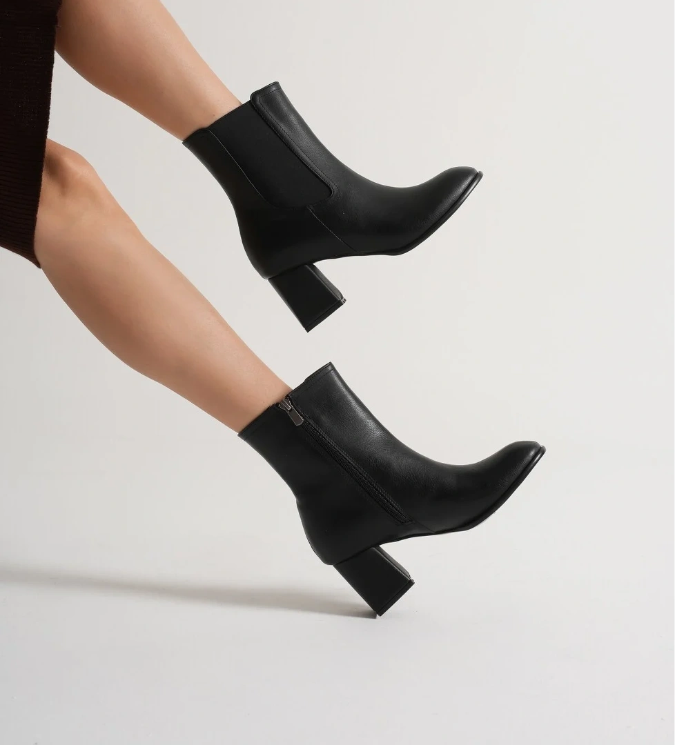 Kadın Siyah Neolit Taban Lastikli Kalın Topuklu Bot