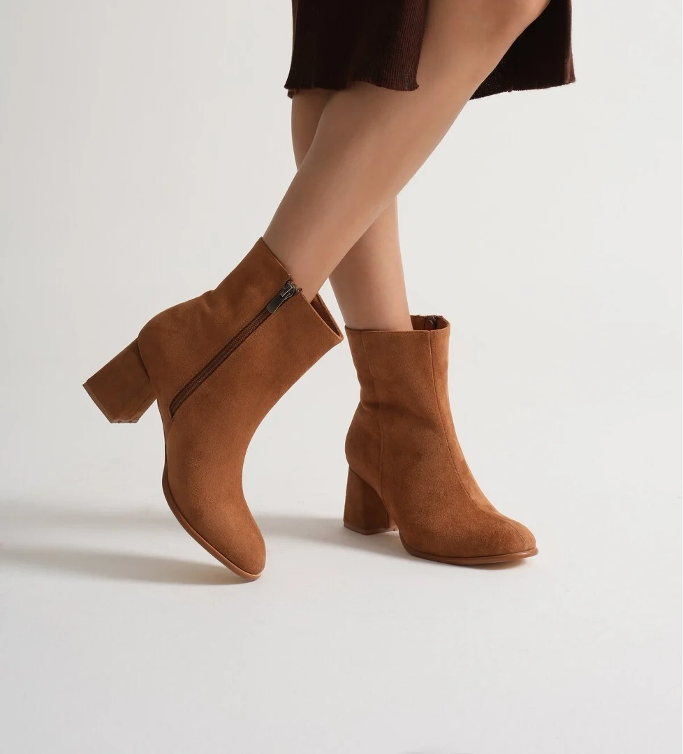 Tonny Black Kadın Taba Neolit Taban Süet Görünümlü Fermuarlı Kalın Topuklu Bot model görseli