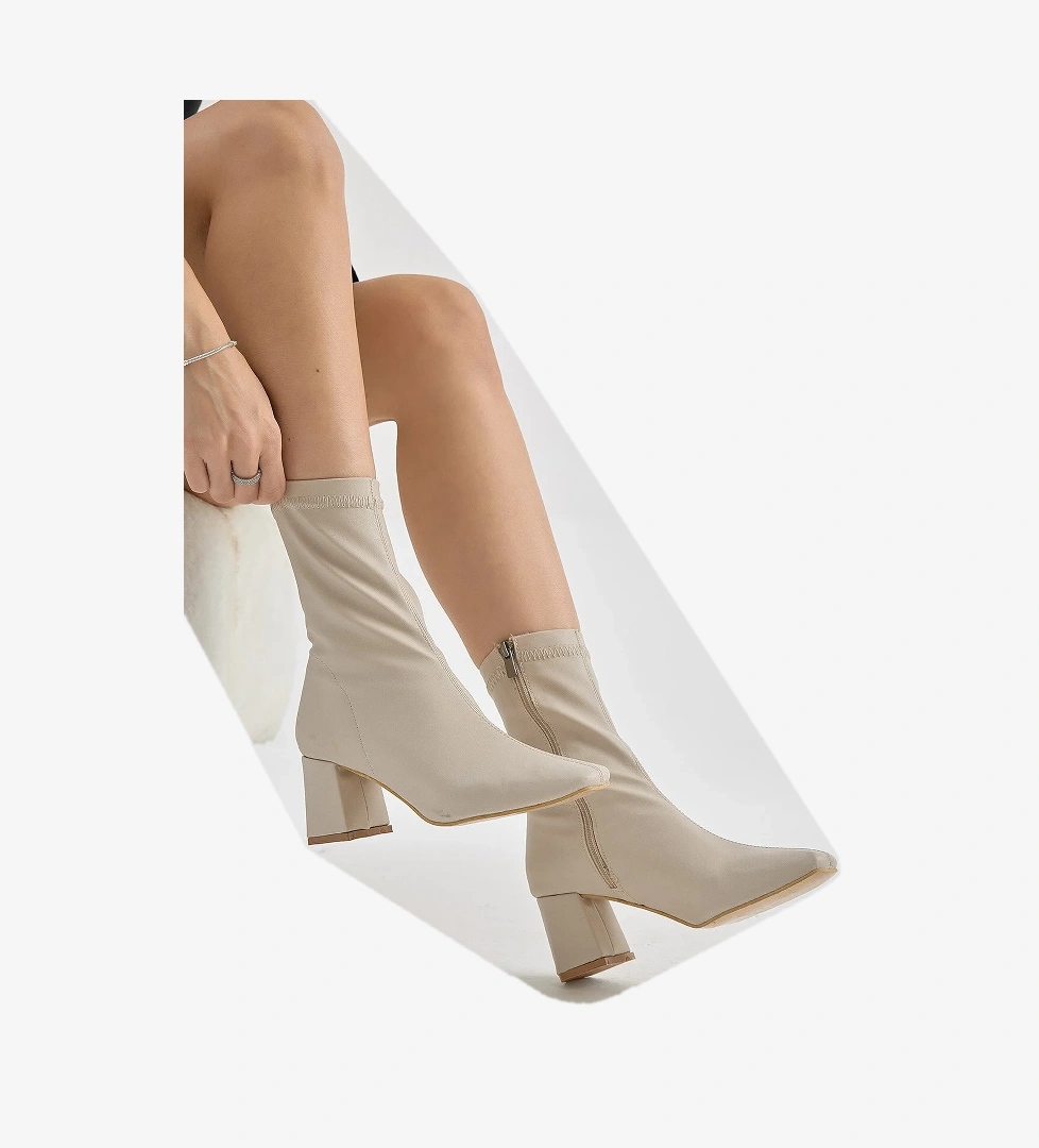 Kadın Bej TPU Taban Küt Burunlu Fermuarlı Topuklu Bot - Görsel 1
