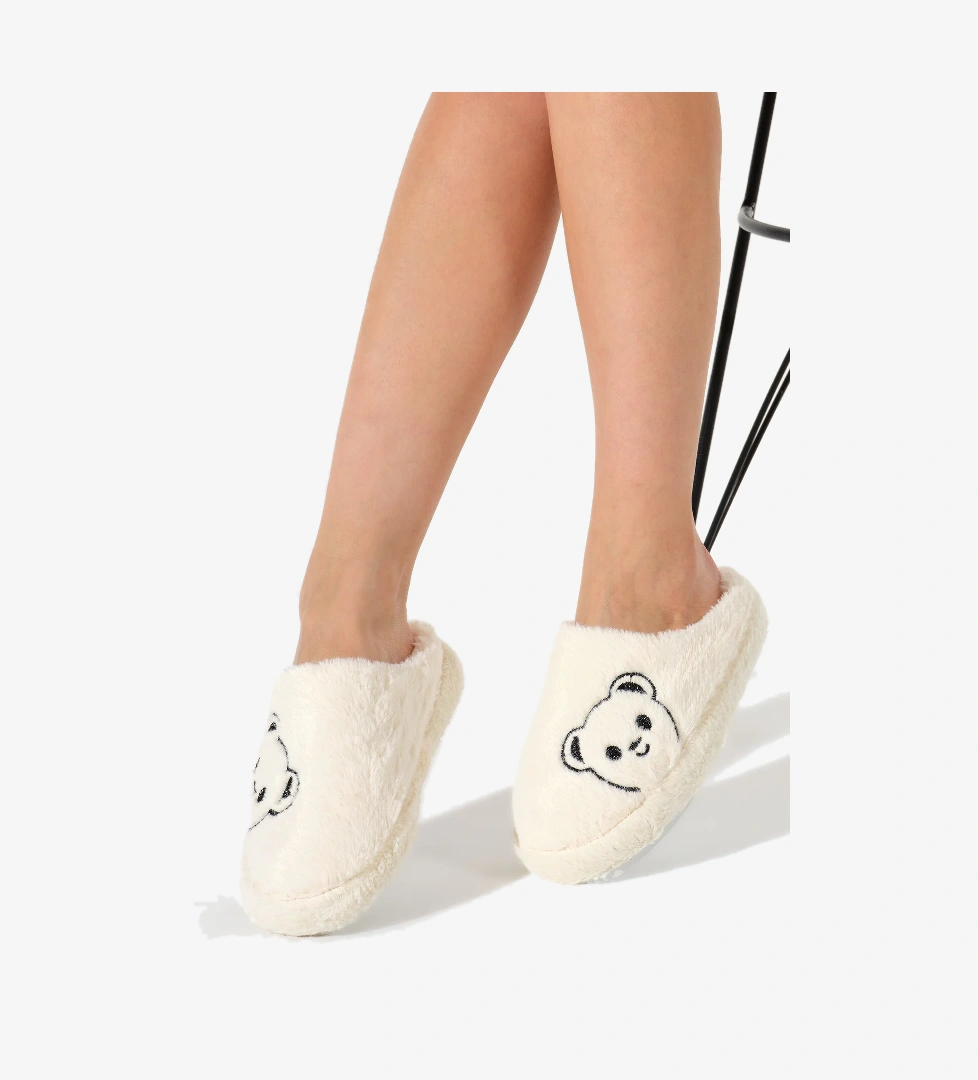 Kadın Krem Ayıcık Desenli Önü Kapalı Peluş Ev Terliği