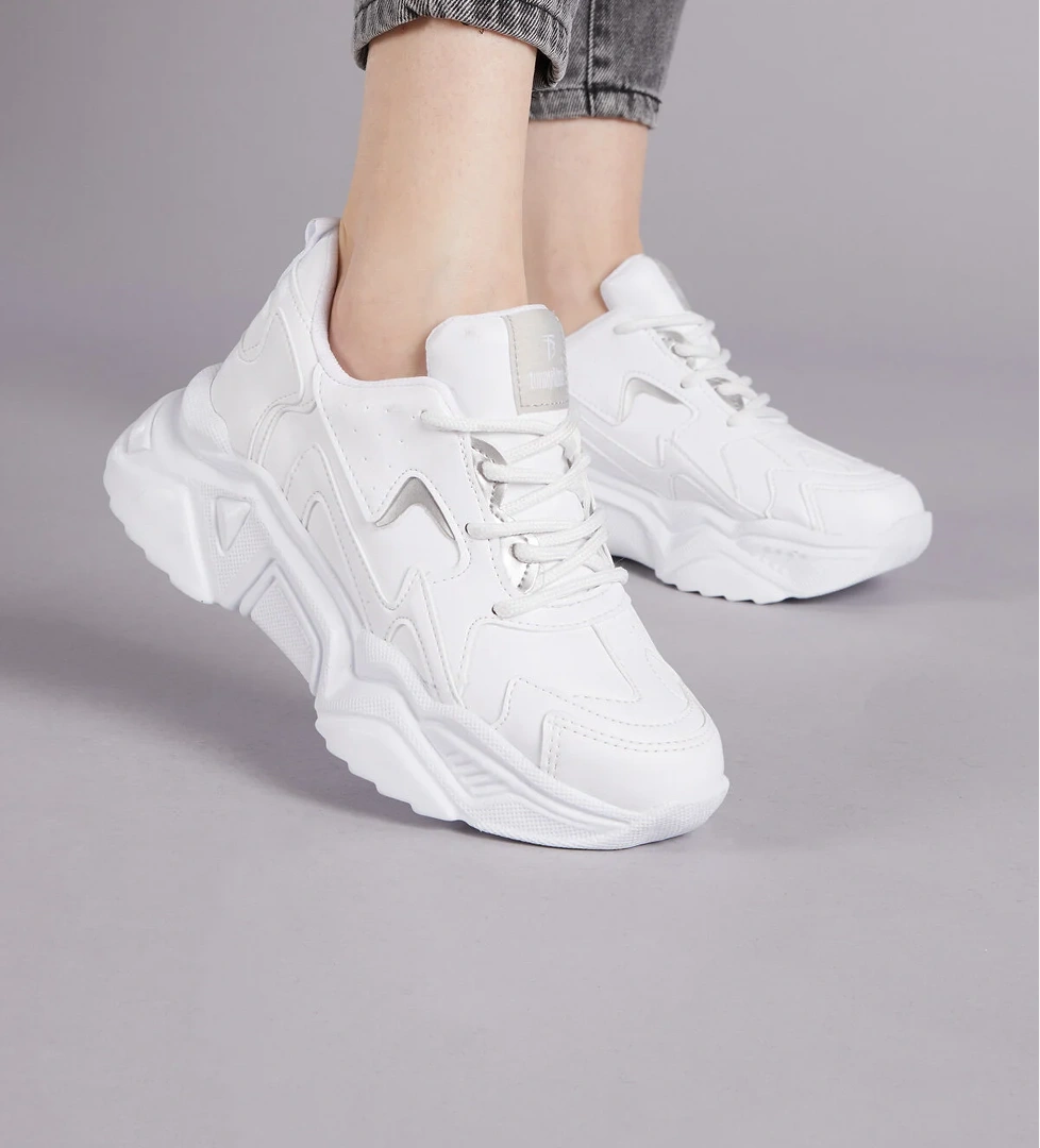 Kadın Beyaz Beyaz Rahat Kalıp Yüksek Taban Bağcıklı Spor Ayakkabı
