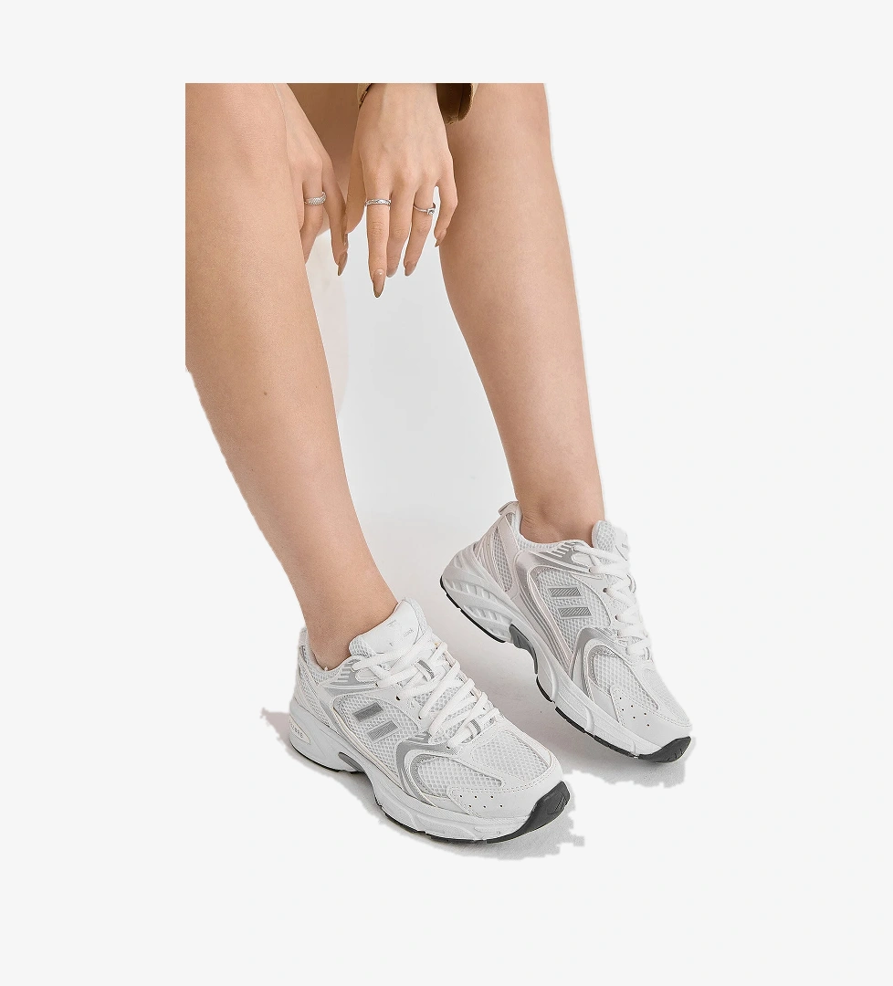 Kadın Beyaz Gümüş Yüksek Faylon Taban Fileli Desenli Spor Ayakkabı