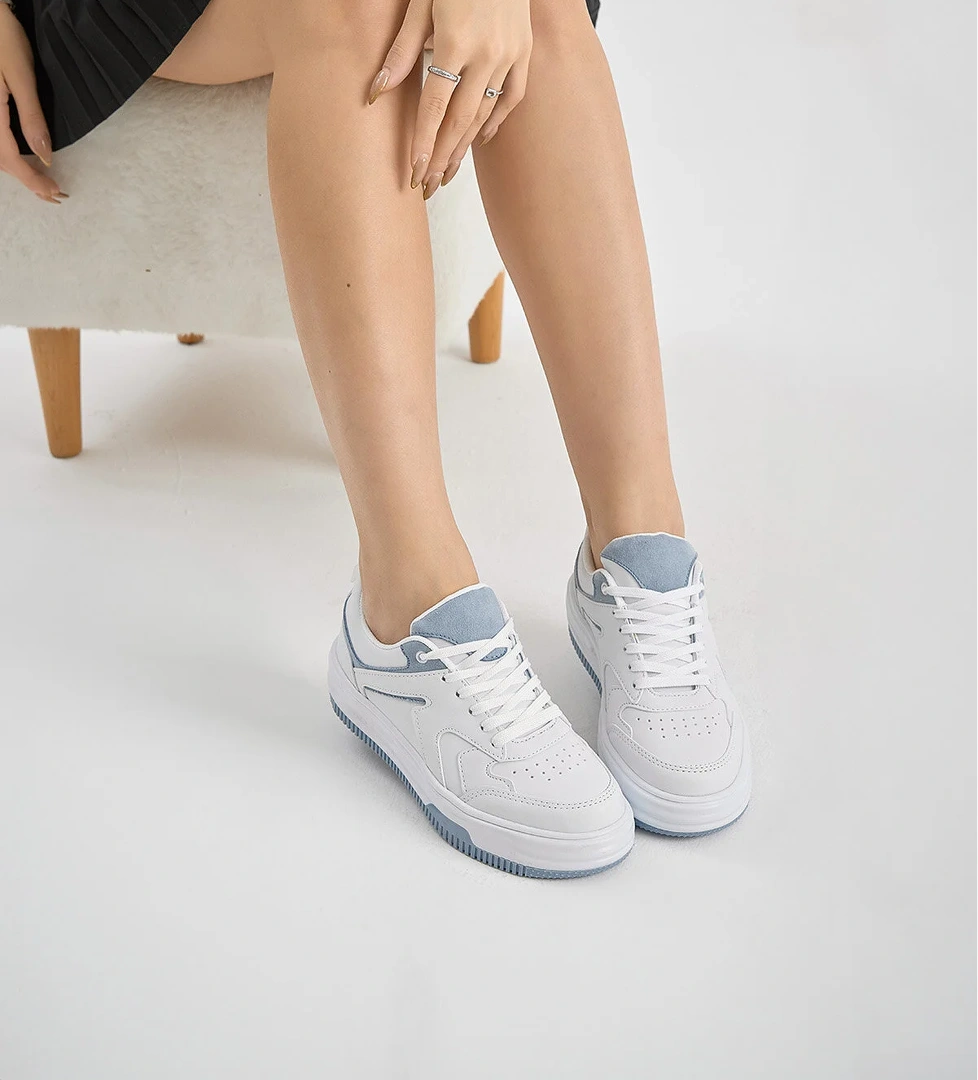 Kadın Beyaz Mavi Termo Taban Bağcıklı Spor Ayakkabı