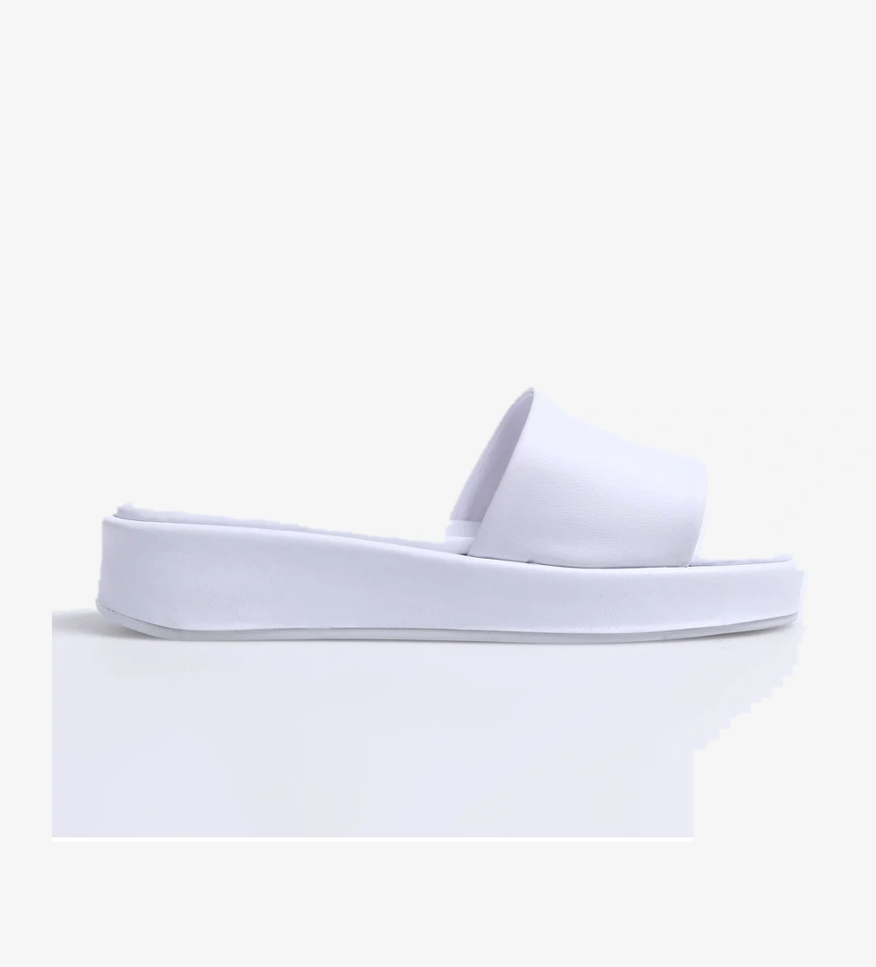 Fabrika Beyaz Kadın Terlik AYODEL model görseli