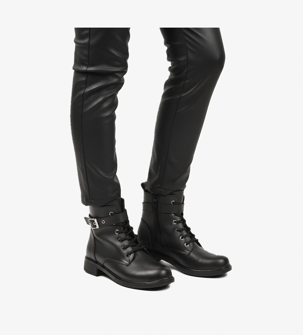 Siyah Cilt Kaymaz İçi Polarlı Fermuarlı Kadın Bot 209151 Z