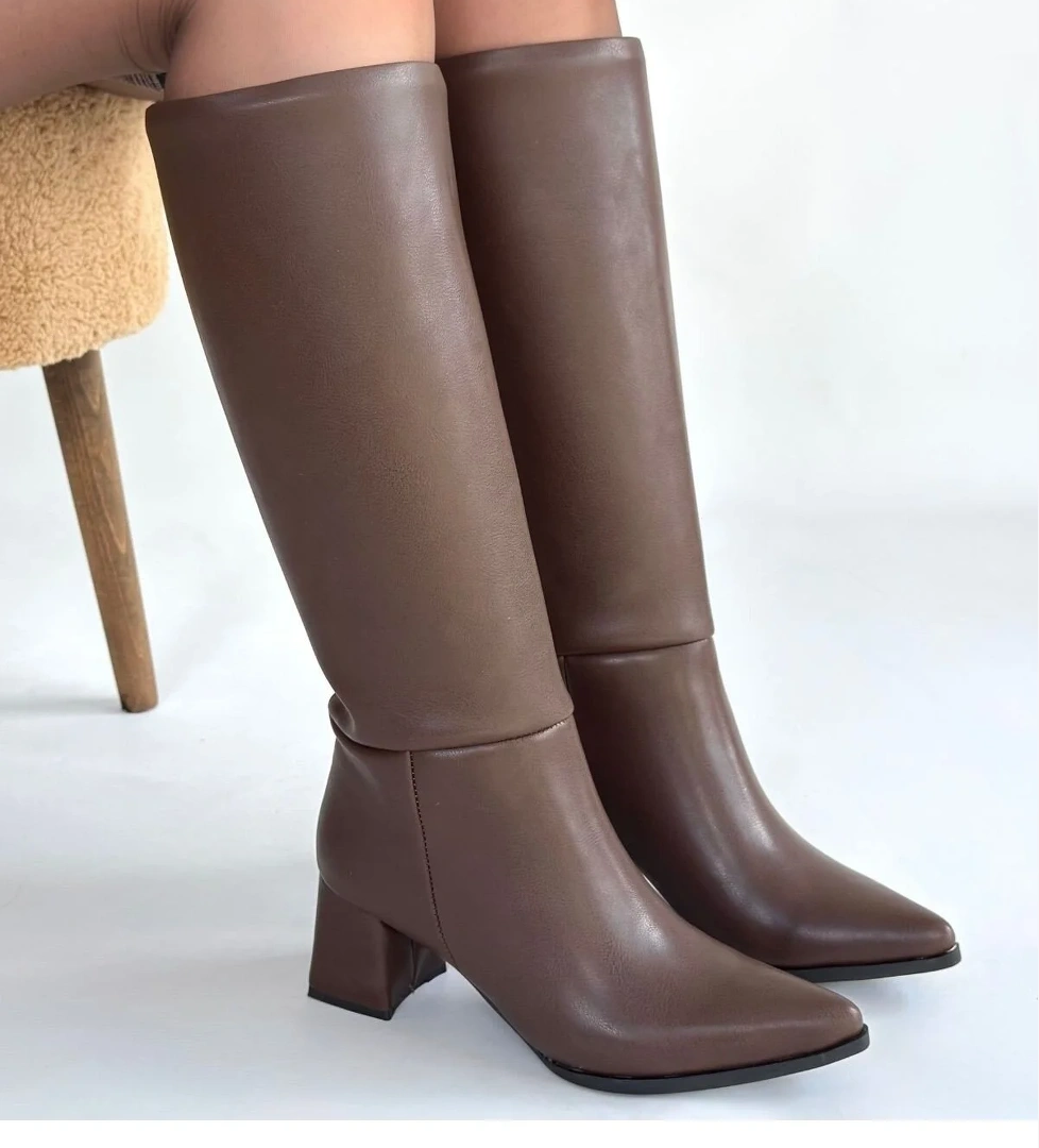 Kahverengi Kadın Topuklu Çizme