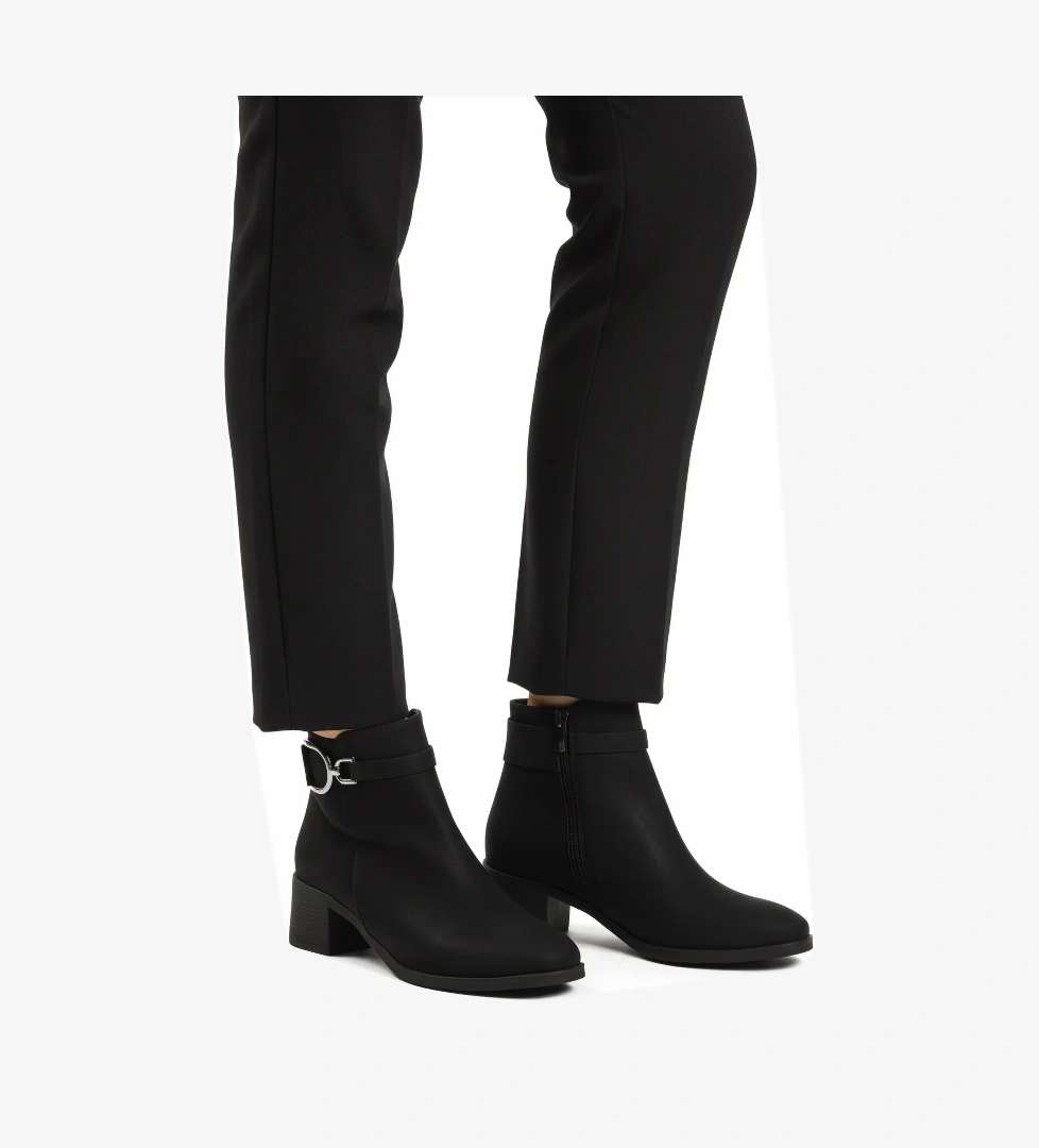 A Spor Aspor Siyah Zümrüt Fermuarlı Polarlı Kadın Topuklu Bot model görseli