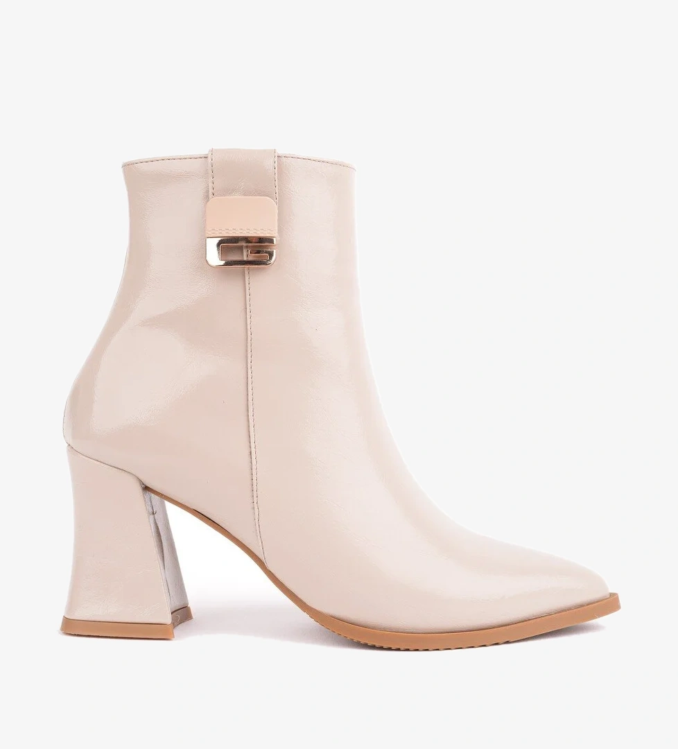 LUXERA Sivri Burun Toka Detaylı Fermuarlı Kalın Topuklu Kadın Bot