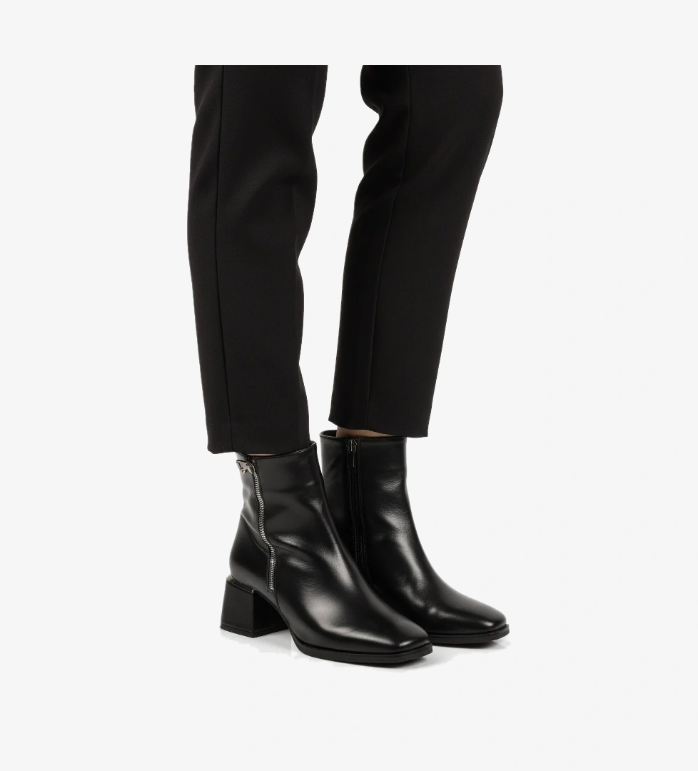 Siyah Parlak İçi Polarlı Fermuarlı Topuklu Kadın Bot PC-54000 Z - Görsel 1