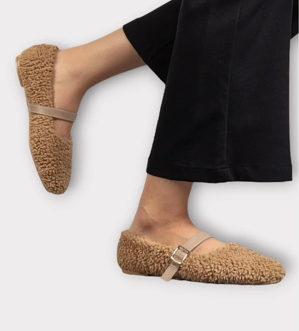 Liger Yumuşak Peluş Ses Yapmaz Hafif Taban Kemerli Kadın Ev Babeti Panduf model görseli