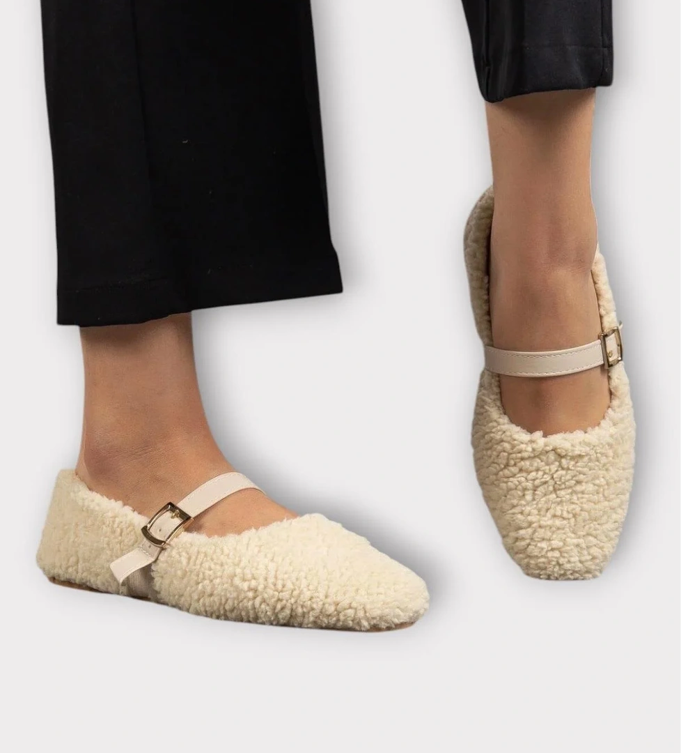 Yumuşak Peluş Ses Yapmaz Hafif Taban Kemerli Kadın Ev Babeti Panduf KREM