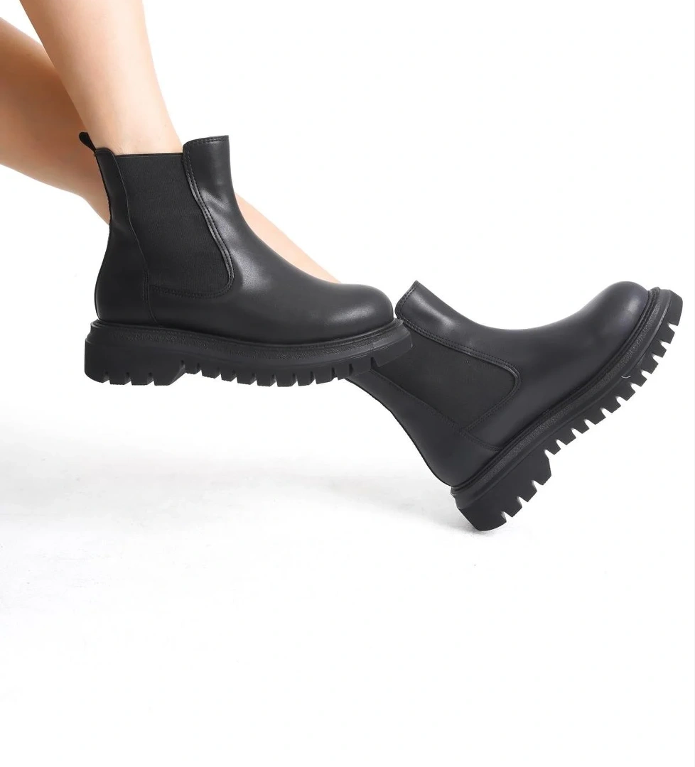 Modabuymuş Chic Siyah Mat Günlük Lastikli Chelsea Bot model görseli