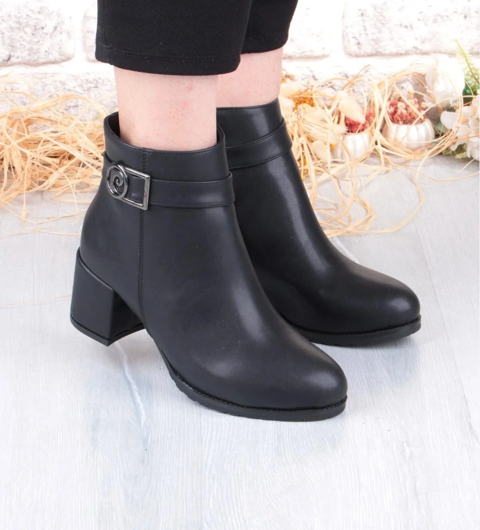 Pierre Cardin 54191 Siyah Cilt Sıcak Astar Kalın Topuklu Kadın Bot model görseli