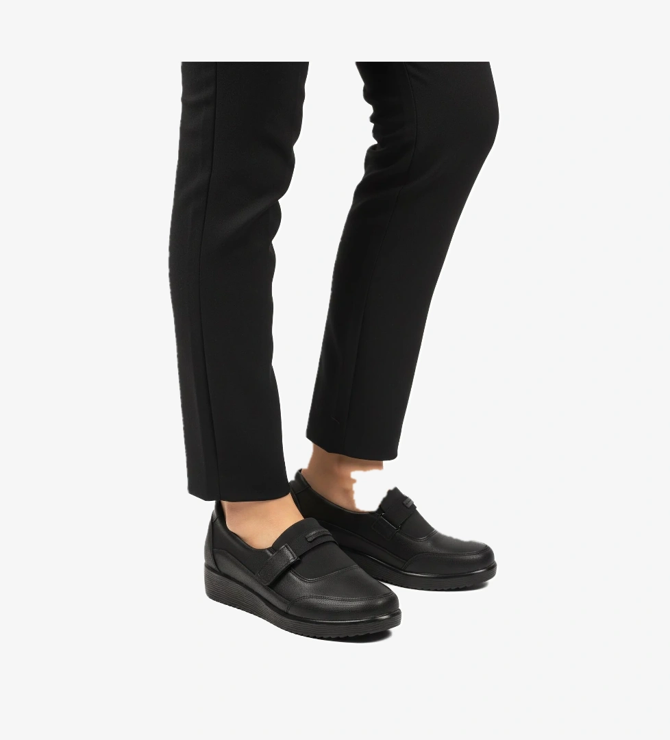 A Spor Aspor Siyah Taba Cırtlı Kadın Casual Ayakkabı model görseli