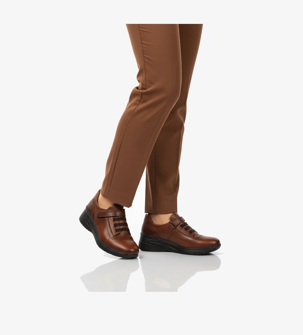 A Spor Aspor Siyah Taba Hakiki Deri Kadın Casual Ayakkabı model görseli