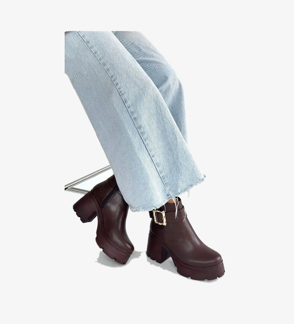 Kahverengi Fermuarlı Kadın Topuklu Bot