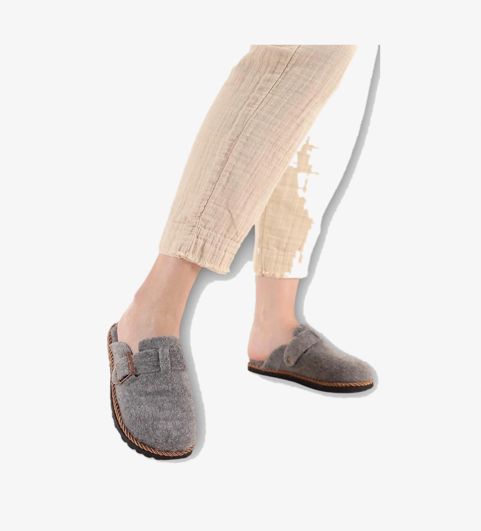 Tokalı Keçe Kumaşlı Ev Terliği GRİ