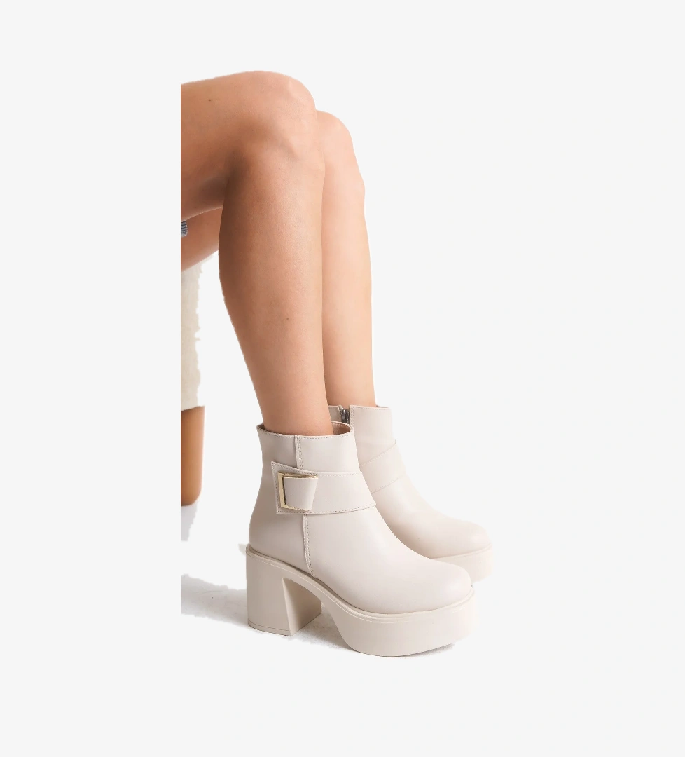 Aksesuar Detaylı Kalın Taban ve Topuklu Kadın Bot 914310-z