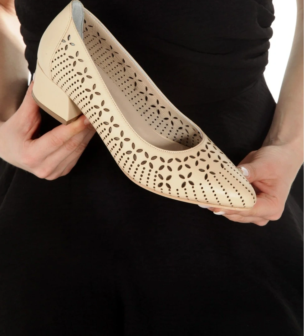 ​​Tiran Bej Rengi Hakiki Deri Stiletto Kısa Kalın Topuklu Yazlık Ayakabı - Görsel 1