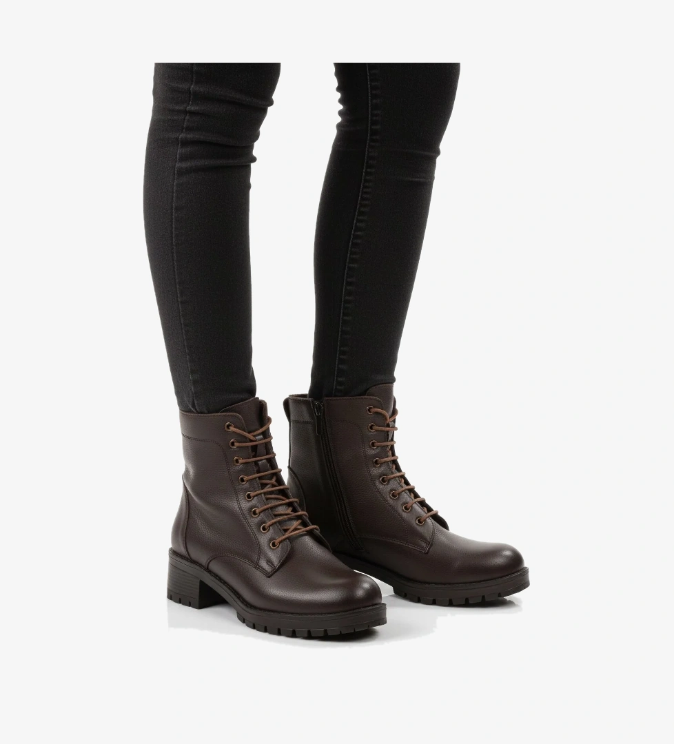 Aspor Kahve Hakiki Deri Fermuarlı Bağcık Detaylı Kadın Topuklu Bot