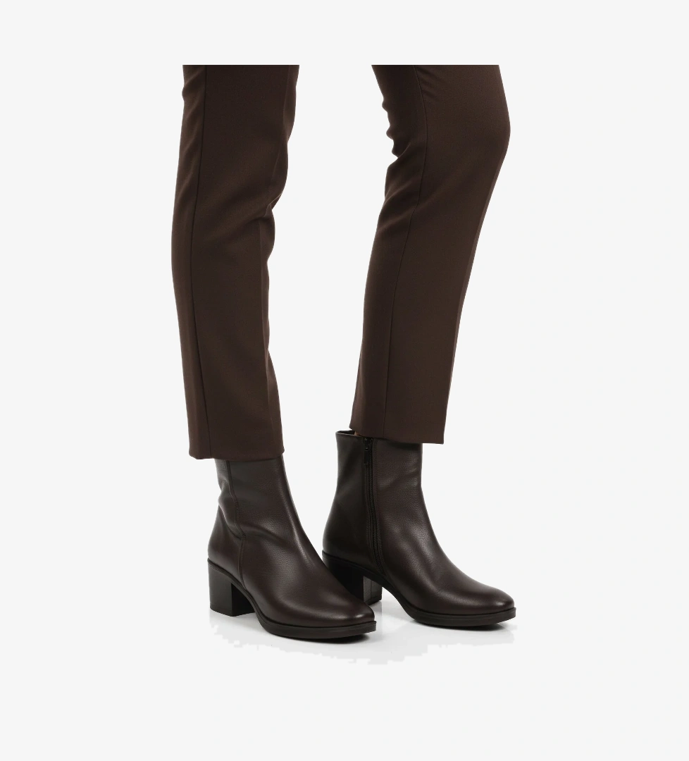 Aspor Kahve Hakiki Deri Fermuarlı Polarlı Kadın Topuklu Bot