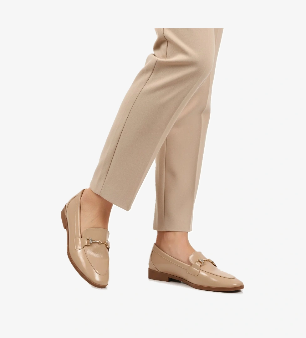 A Spor Aspor Bej Siyah Kırışık Kadın Casual Ayakkabı model görseli