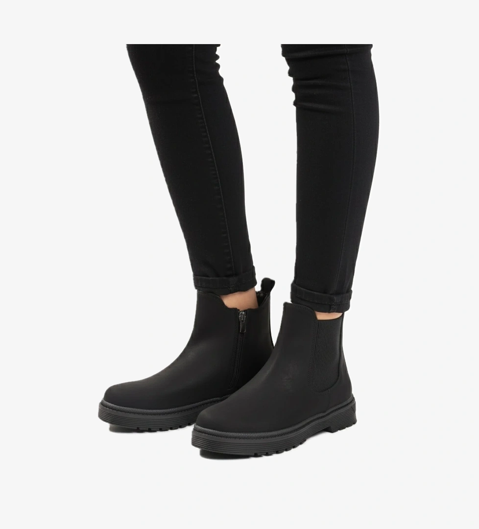 A Spor Aspor Siyah Nubuk İçi Polarlı Fermuarlı Kadın Bot model görseli