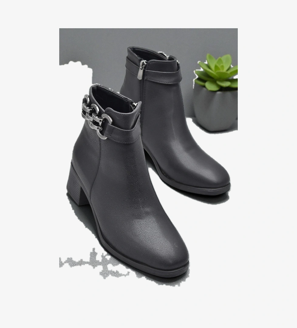 Ispartalılar 6597 Günlük Fermuarlı Kadın Topuklu Bot Ayakkabı Siyah Klasik Kısa Topuklu Bot model görseli