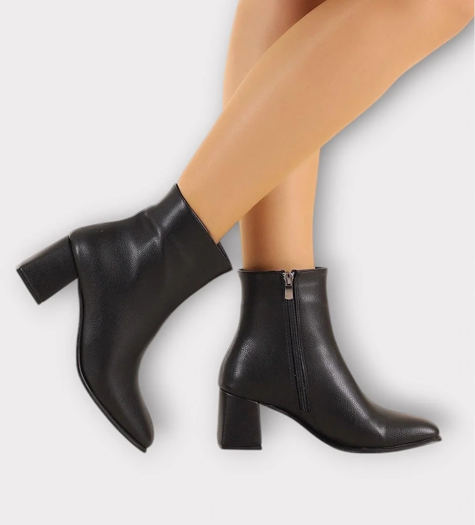 Liger Kalın Topuklu Fermuarlı Kadın Bot Si̇yah - model görseli