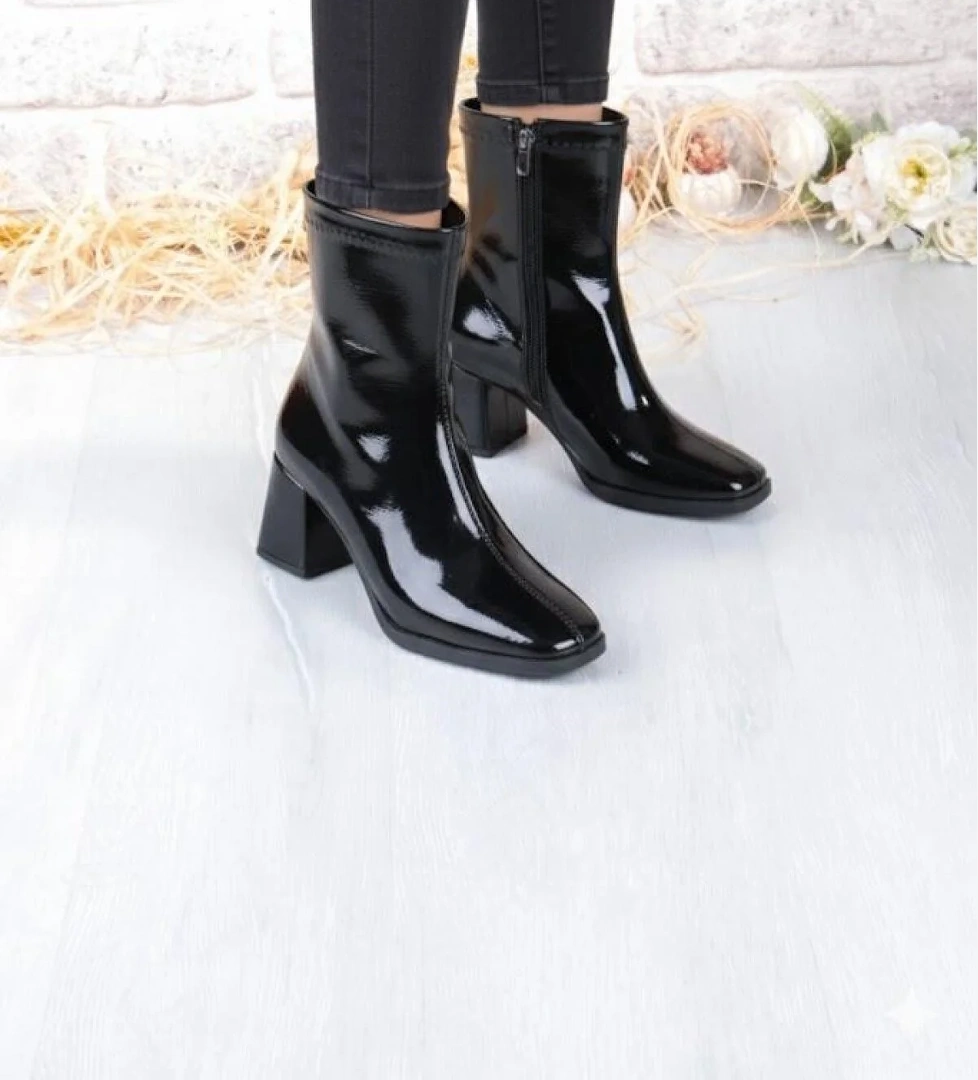 Fort 1194 Uraz Rugan Rahat 6 Cm Kalın Topuk Yüksekliği Kut Burun Kadın Bot model görseli