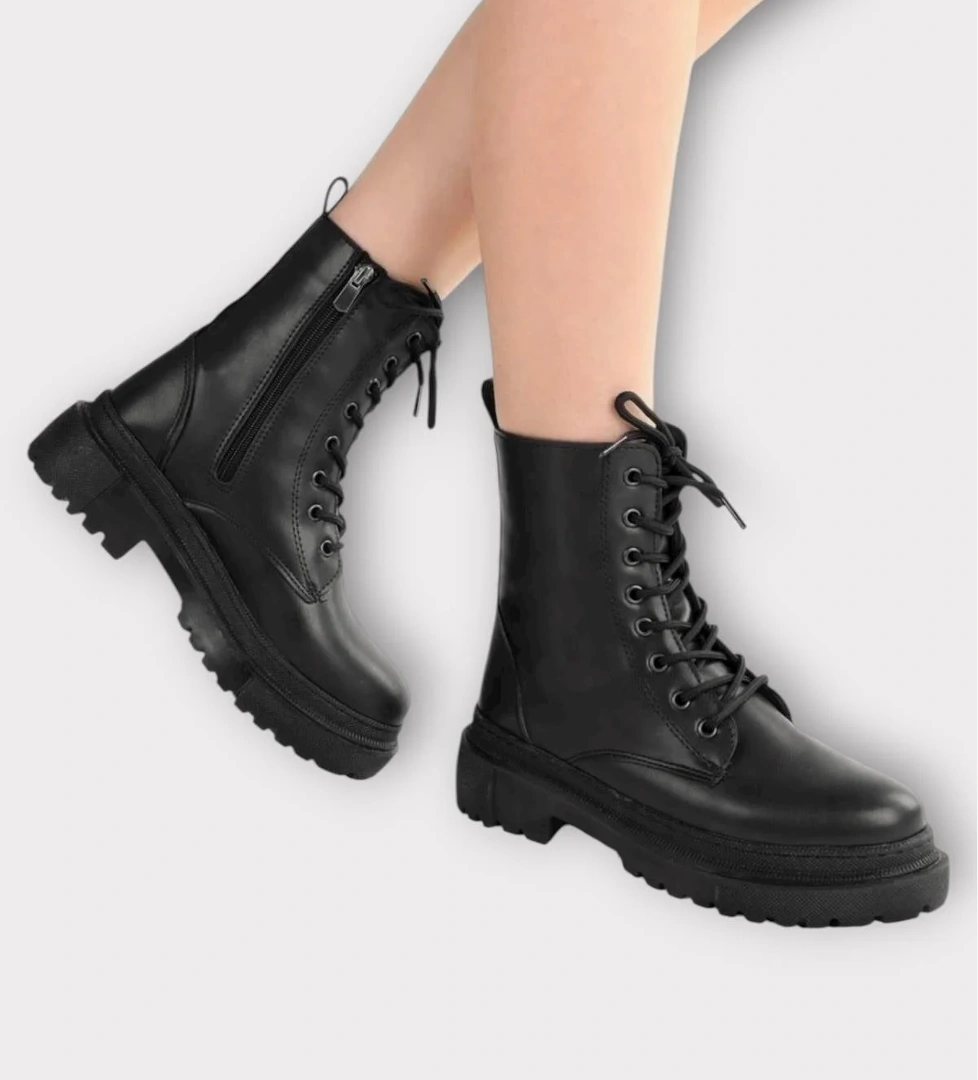 Kalın Taban Fermuarlı Postal Kadın Bot SİYAH